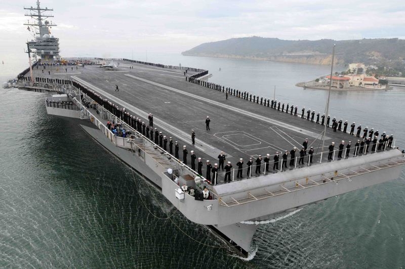Illustration for article titled Why The US Navy Should Build Smaller Aircraft Carriers